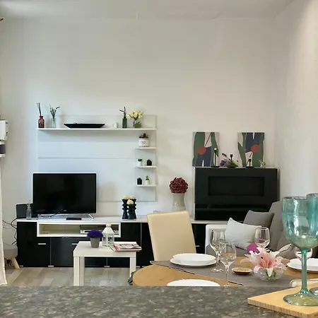 Bnbook Martina's House דירה *